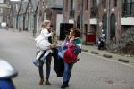 Amsterdam 6 februari 2016
Katja Schuurman en haar vriend Freek v Noortwijk hallen samen Sammie op bij haar vader Thijs Romer. Thijs woont net in een ander appartement.