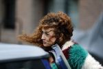 Amsterdam 6 februari 2016
Katja Schuurman en haar vriend Freek v Noortwijk hallen samen Sammie op bij haar vader Thijs Romer. Thijs woont net in een ander appartement.