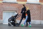 Amsterdam 23 januari 2016 
Lieke v Lexmond met vriend Bas v Veggel en zoontje aan het wandelen in Amsterdam zuid.