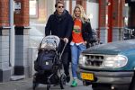 Amsterdam 23 januari 2016 
Lieke v Lexmond met vriend Bas v Veggel en zoontje aan het wandelen in Amsterdam zuid.