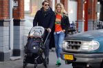 Amsterdam 23 januari 2016 
Lieke v Lexmond met vriend Bas v Veggel en zoontje aan het wandelen in Amsterdam zuid.