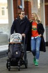 Amsterdam 23 januari 2016 
Lieke v Lexmond met vriend Bas v Veggel en zoontje aan het wandelen in Amsterdam zuid.