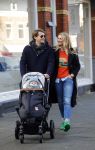 Amsterdam 23 januari 2016 
Lieke v Lexmond met vriend Bas v Veggel en zoontje aan het wandelen in Amsterdam zuid.