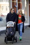 Amsterdam 23 januari 2016 
Lieke v Lexmond met vriend Bas v Veggel en zoontje aan het wandelen in Amsterdam zuid.