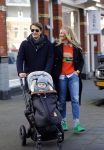 Amsterdam 23 januari 2016 
Lieke v Lexmond met vriend Bas v Veggel en zoontje aan het wandelen in Amsterdam zuid.