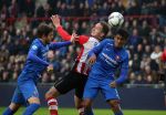 Eindhoven, 24 Januari 2016
Kompetitiewedstrijd PSV-FC Twente, eindstand 4-2
Luuk de Jong in duel met Renato Tapia