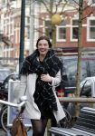 Amsterdam 1 februari 2016
Winnares Maan de Steenwinkel (tvoh) met haar manager / begeleider Dim Paulson in Amsterdam zuid