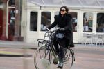 Amsterdam 22 januari 2016 
Monique Klemann met een kennis op straat in Amsterdam
