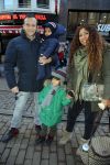 Amsterdam 17 januari 2016
Premiere Woezel en Pip in Tuschinski. Najib Amhali met zijn vrouw Niama en hun kinderen