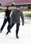 Biddinghuizen 31 januari 2016
Training voor de hollandse 100 op de schaatsbaan van Biddinghuizen. Aanwezig oa Prins Bernhard jr met kinderen Prinses Marilene Prins Maurits en Prinses Anna Prins Pieter Christiaan Prinses Emma Prinses Margriet Leontien Zijlaard v Moorsel met man Michael Zijlaard en dochter Indy Rosanna Kluivert met Patrick Nino Demy Shane en Justin Kluivert.
