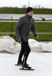 Biddinghuizen 31 januari 2016
Training voor de hollandse 100 op de schaatsbaan van Biddinghuizen. Aanwezig oa Prins Bernhard jr met kinderen Prinses Marilene Prins Maurits en Prinses Anna Prins Pieter Christiaan Prinses Emma Prinses Margriet Leontien Zijlaard v Moorsel met man Michael Zijlaard en dochter Indy Rosanna Kluivert met Patrick Nino Demy Shane en Justin Kluivert.