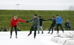 Biddinghuizen 31 januari 2016
Training voor de hollandse 100 op de schaatsbaan van Biddinghuizen. Aanwezig oa Prins Bernhard jr met kinderen Prinses Marilene Prins Maurits en Prinses Anna Prins Pieter Christiaan Prinses Emma Prinses Margriet Leontien Zijlaard v Moorsel met man Michael Zijlaard en dochter Indy Rosanna Kluivert met Patrick Nino Demy Shane en Justin Kluivert.