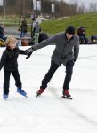 Biddinghuizen 31 januari 2016
Training voor de hollandse 100 op de schaatsbaan van Biddinghuizen. Aanwezig oa Prins Bernhard jr met kinderen Prinses Marilene Prins Maurits en Prinses Anna Prins Pieter Christiaan Prinses Emma Prinses Margriet Leontien Zijlaard v Moorsel met man Michael Zijlaard en dochter Indy Rosanna Kluivert met Patrick Nino Demy Shane en Justin Kluivert.