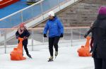Biddinghuizen 31 januari 2016
Training voor de hollandse 100 op de schaatsbaan van Biddinghuizen. Aanwezig oa Prins Bernhard jr met kinderen Prinses Marilene Prins Maurits en Prinses Anna Prins Pieter Christiaan Prinses Emma Prinses Margriet Leontien Zijlaard v Moorsel met man Michael Zijlaard en dochter Indy Rosanna Kluivert met Patrick Nino Demy Shane en Justin Kluivert.