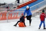 Biddinghuizen 31 januari 2016
Training voor de hollandse 100 op de schaatsbaan van Biddinghuizen. Aanwezig oa Prins Bernhard jr met kinderen Prinses Marilene Prins Maurits en Prinses Anna Prins Pieter Christiaan Prinses Emma Prinses Margriet Leontien Zijlaard v Moorsel met man Michael Zijlaard en dochter Indy Rosanna Kluivert met Patrick Nino Demy Shane en Justin Kluivert.