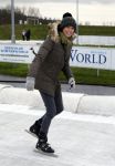 Biddinghuizen 31 januari 2016
Training voor de hollandse 100 op de schaatsbaan van Biddinghuizen. Aanwezig oa Prins Bernhard jr met kinderen Prinses Marilene Prins Maurits en Prinses Anna Prins Pieter Christiaan Prinses Emma Prinses Margriet Leontien Zijlaard v Moorsel met man Michael Zijlaard en dochter Indy Rosanna Kluivert met Patrick Nino Demy Shane en Justin Kluivert.