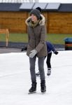 Biddinghuizen 31 januari 2016
Training voor de hollandse 100 op de schaatsbaan van Biddinghuizen. Aanwezig oa Prins Bernhard jr met kinderen Prinses Marilene Prins Maurits en Prinses Anna Prins Pieter Christiaan Prinses Emma Prinses Margriet Leontien Zijlaard v Moorsel met man Michael Zijlaard en dochter Indy Rosanna Kluivert met Patrick Nino Demy Shane en Justin Kluivert.