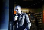Amsterdam 25 januari 2016 
Raoul Heertje koopt drankje in de vitaminestore.