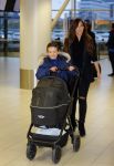 Amsterdam 19 januari 2016
Yolanthe Sneijder Cabau en Jessey Sneijder op schiphol met Xess Xava. Ze vliegen terug naar istanbul