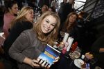 Amsterdam 11 januari 2017
Presentatie boek Opvliegers! 
Proosten op het boek en het nieuwe Jaar 2017 met oa Peggy Vrijens, Sandra Mattie, Laura Vlasblom, Antje Monteiro, Carolina Mout en Cystine Carreon Rick Engelkes