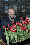 Amsterdam 21 januari 2017 
Boer Tom Groot bij event met tulpen bij paleis op de dam.