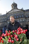 Amsterdam 21 januari 2017 
Boer Tom Groot bij event met tulpen bij paleis op de dam.