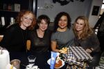 Amsterdam 11 januari 2017
Presentatie boek Opvliegers! 
Proosten op het boek en het nieuwe Jaar 2017 met oa Peggy Vrijens, Sandra Mattie, Laura Vlasblom, Antje Monteiro, Carolina Mout en Cystine Carreon Rick Engelkes