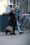 Amsterdam 19 januari 2017 
Connie Witteman met partner Eugene v Dun op de cornelis schuytstraat