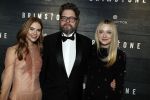 Amsterdam 9 januari 2016
Premiere Brimstone in Tuschinski met oa Emilia Jones en Dakota Fanning gemaakt door regisseur Martin Koolhoven .
Dakota Fanning en Emilia Jones en Martin Koolhoven