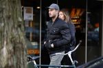 Amsterdam 20 januari 2017
Dave Roelvink met zijn nieuwe vriendin Julia Mekkes nadat ze geluncht hebben bij v Dam op de cornelis Schuytstraat