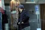 Amsterdam 20 januari 2017
Dave Roelvink met zijn nieuwe vriendin Julia Mekkes nadat ze geluncht hebben bij v Dam op de cornelis Schuytstraat