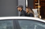 Amsterdam 20 januari 2017
Dave Roelvink met zijn nieuwe vriendin Julia Mekkes nadat ze geluncht hebben bij v Dam op de cornelis Schuytstraat