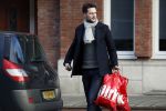 Amsterdam 15 januari 2017
Dexter van der Voorn de vriend van Eva Jinek doet boodschappen en gaat naar huis Eva