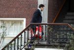 Amsterdam 15 januari 2017
Dexter van der Voorn de vriend van Eva Jinek doet boodschappen en gaat naar huis Eva