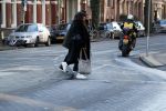 Amsterdam 19 januari 2017  
Edsilia Rombley en Berget Lewis verbergen zich achter boekje met etksten ladies of soul