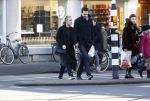 Amsterdam 21 januari 2017  
Eva Jinek met vriend Dexter van der Voorn op de beethovenstraat.