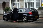 Amsterdam 30 januari 2017
Eva Jinek stapt met kop koffie in haar auto