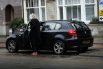 Amsterdam 30 januari 2017
Eva Jinek stapt met kop koffie in haar auto