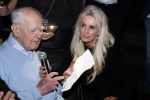 Amsterdam 29 januari 2017 
Surprise party Harry Mens vanwege zijn 70e verjaardag. Het werd gevierd op het leidse plein. Harry met zijn oudste vriend