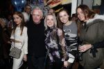 Amsterdam 29 januari 2017 
Surprise party Harry Mens vanwege zijn 70e verjaardag. Het werd gevierd op het leidse plein. Harry met zijn dochters vlnr Nour Suze Marlous en Sarah