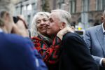 Amsterdam 29 januari 2017 
Surprise party Harry Mens vanwege zijn 70e verjaardag. Het werd gevierd op het leidse plein. Harry met zijn nieuwe oude vriendin Juul