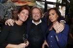 Amsterdam 29 januari 2017 
Surprise party Harry Mens vanwege zijn 70e verjaardag. Het werd gevierd op het leidse plein. Henk Mooyekind met .. en Mona de ex van Harry