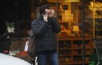 Amsterdam 24 januari 2017
Jacob Derwig bellend bij supermarkt