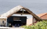 Curacao 30 december 2017
Jeroen Pauw heeft een carport voor zijn auto bij zijn huis gebouwd.