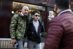 Amsterdam 20 januari 2017  
Dries Roelvink op de pc hooftstraatJohn v d Heuvel met een fan op de pc hooftstraat