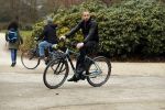 Amsterdam 31 januari 2017
Johnny Heitinga op zijn electriasche fiets in het vondelpark
