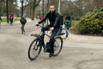 Amsterdam 31 januari 2017
Johnny Heitinga op zijn electriasche fiets in het vondelpark