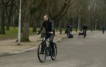 Amsterdam 31 januari 2017
Johnny Heitinga op zijn electriasche fiets in het vondelpark