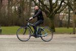 Amsterdam 31 januari 2017
Johnny Heitinga op zijn electriasche fiets in het vondelpark