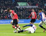 Eindhoven, 22 Januari 2017 
Kompetitiewedstrijd PSV-SC Heerenveen, eindstand 4-3
Luuk de Jong wprdt onderuit gehaald door Doke Schmidt, Penalty wordt gemist door Gaston Pereiro.